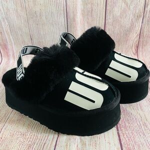 UGG Funkette Clog Platform - Size 8 - Black - Cozy & Chic!